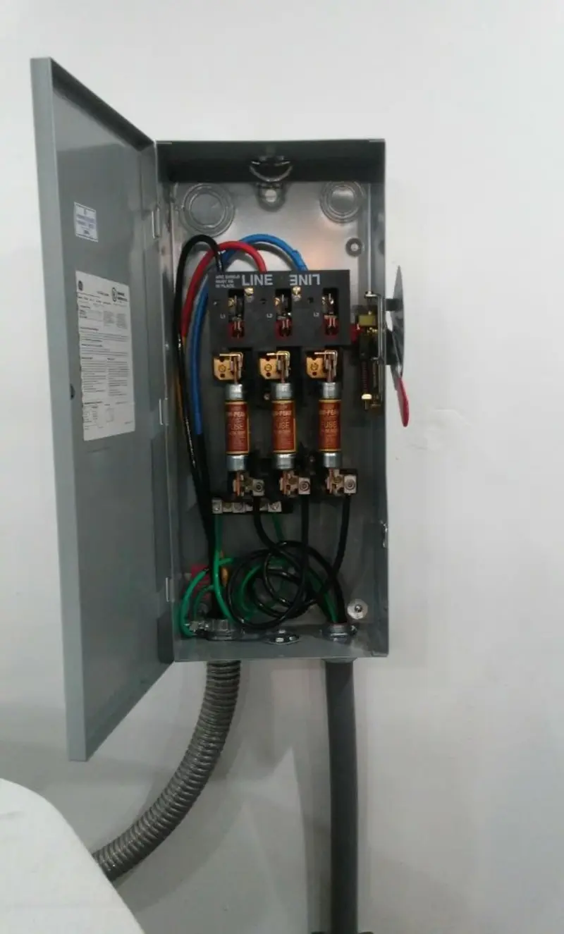 Three-phase disconnect switch installed for Smoke Detector Installation in Center Line