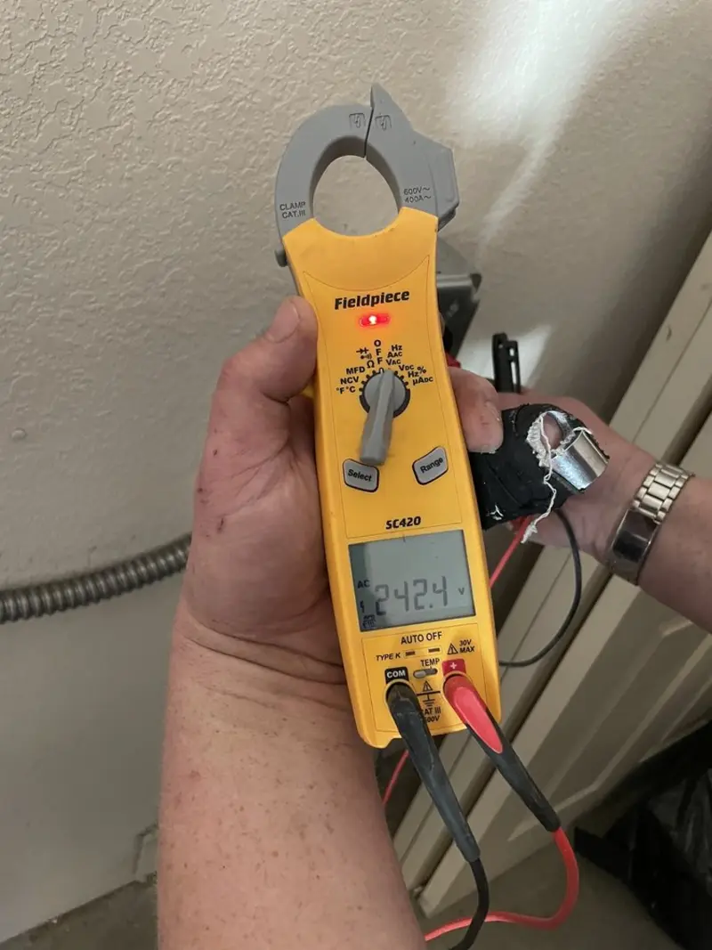 Voltage testing with clamp meter during Circuit Breaker Repair in Center Line